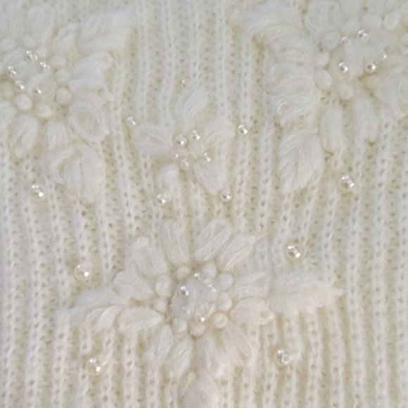 POL Ivory V-Neck Mohair Wool Sweater Embroidered with Pearl Bead Detail NEW - Picture 7 of 9